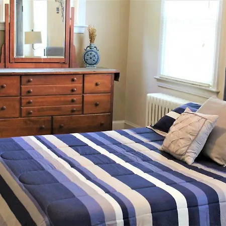 Master Bedroom-Private Bath, Washington Dc